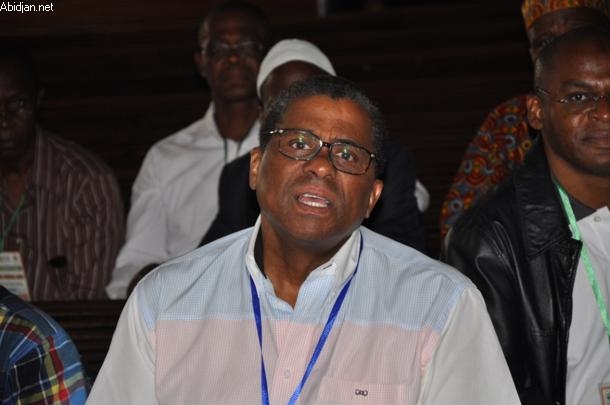 Simplice Zinsou : journaliste et homme d’affaires